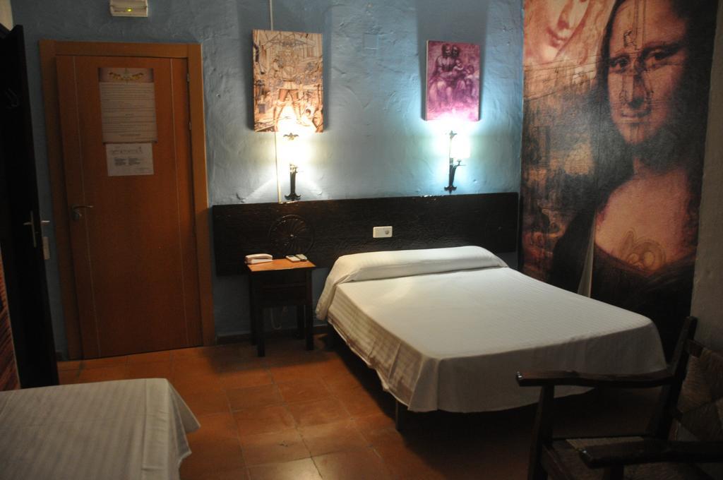 Hostal Tematico El Cid Фуeнхирола Стая снимка