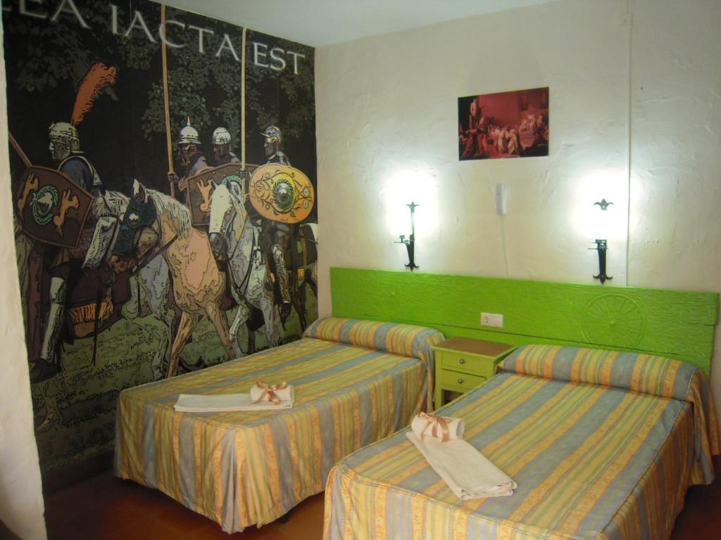 Hostal Tematico El Cid Фуeнхирола Стая снимка