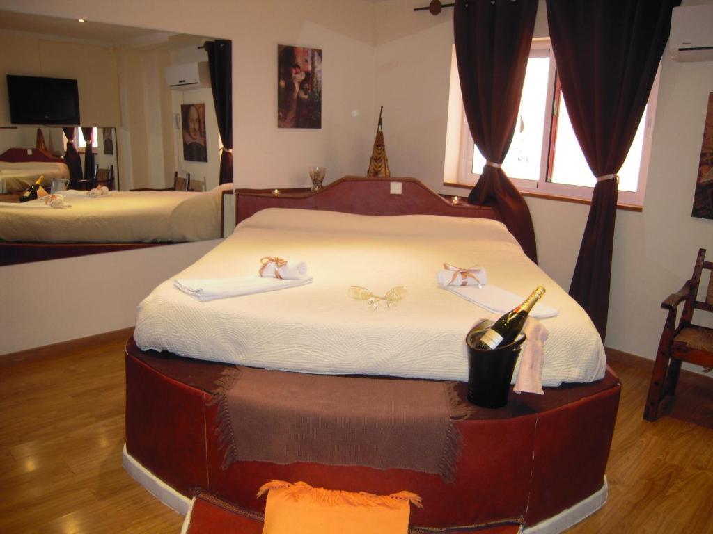 Hostal Tematico El Cid Фуeнхирола Стая снимка